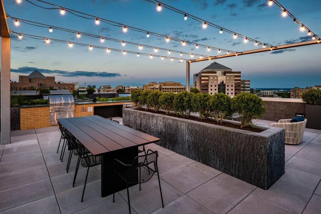 Gorgeous 1 Bedroom At Clarendon With Gym And Rooftop Arlington Extérieur photo