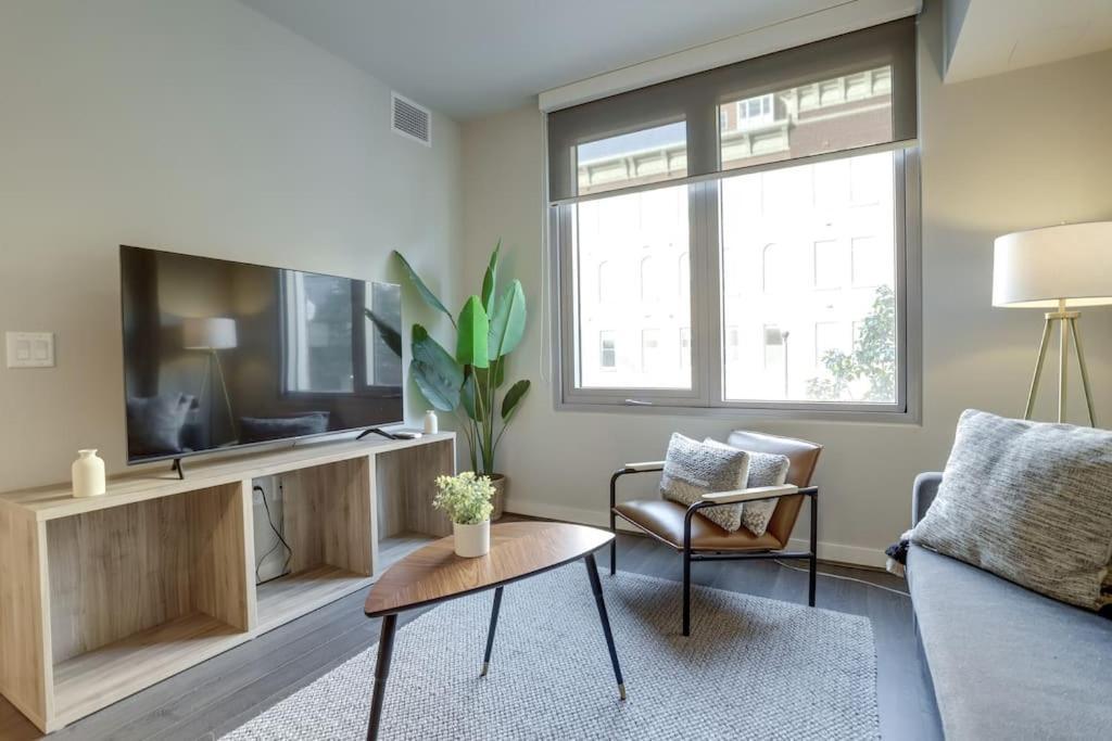 Gorgeous 1 Bedroom At Clarendon With Gym And Rooftop Arlington Extérieur photo