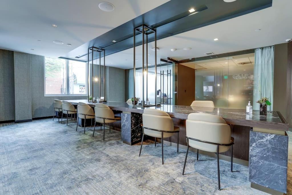 Gorgeous 1 Bedroom At Clarendon With Gym And Rooftop Arlington Extérieur photo